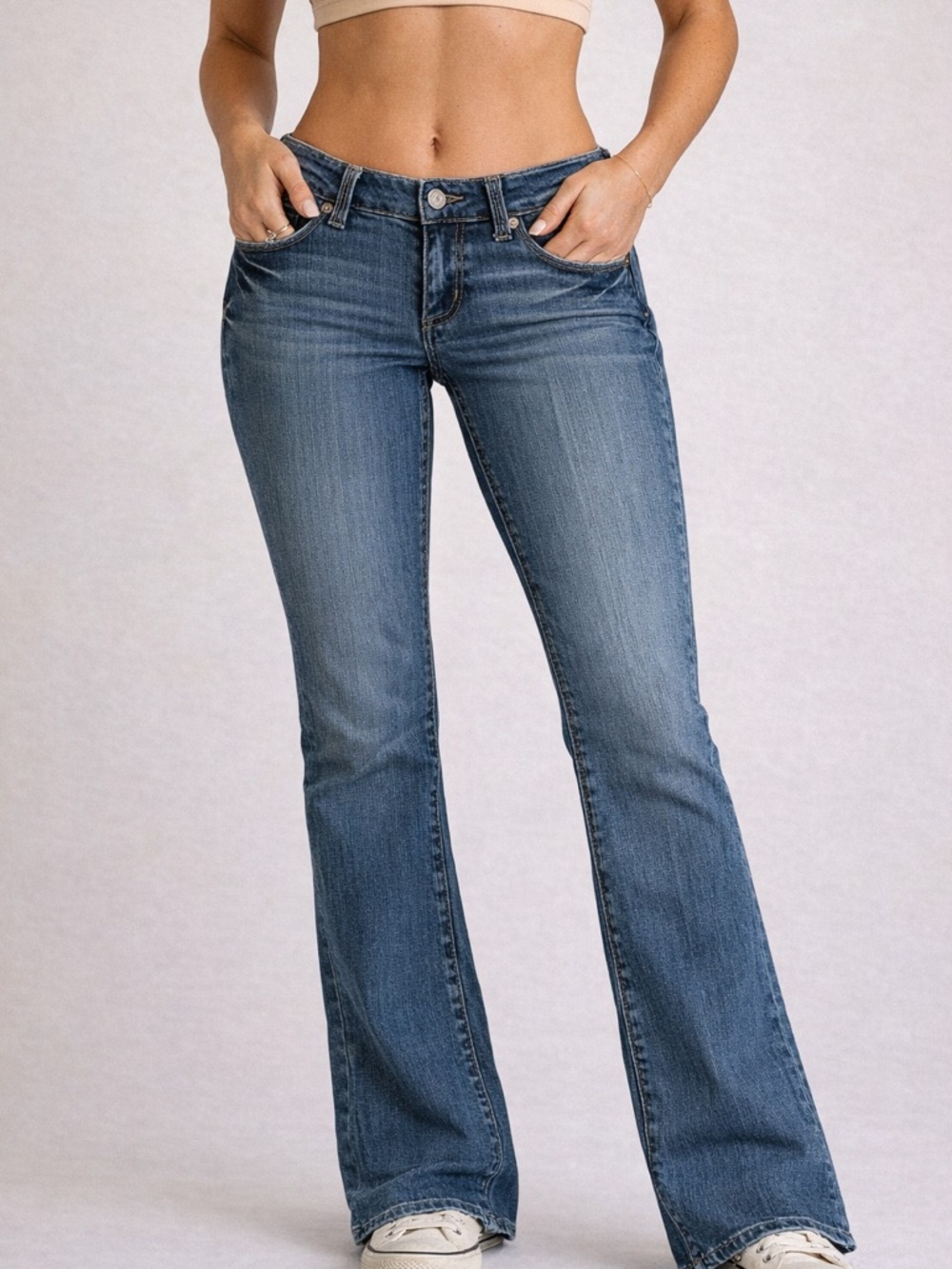 Seven7 Women's Low Rise Bootcut Jeans Size 30 Medium
Wash Stretch Denim